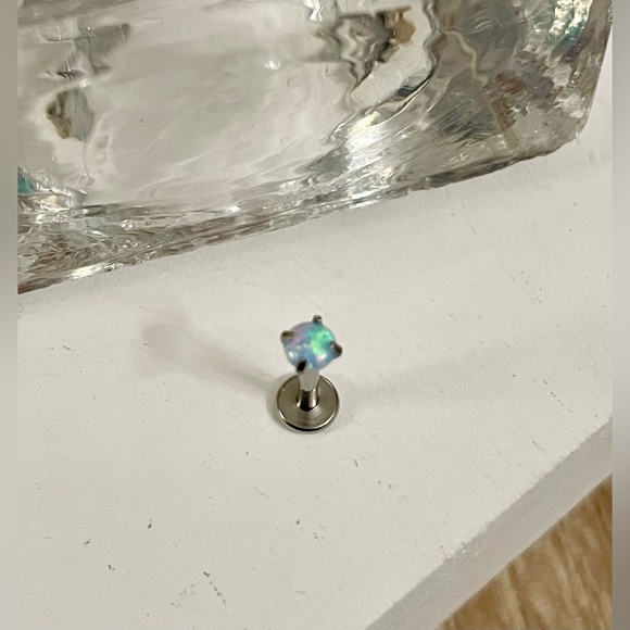 Blue opal 1Pc 16g Labret Piercing Stud NWT - Picture 8 of 8